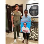 Sonu Sood Instagram – Venkatesh, this boy walked barefoot all the way from Hyderabad to Mumbai to meet me, despite me making efforts to arrange some sort of transportation for him to come here. He is truly inspiring and has immensely humbled me 🙏

Ps. I, however, don’t want to encourage anyone to take the trouble of doing this, love you all ❤️