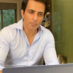 Sonu Sood Instagram – Kyun doston? Samajh gaye na? @sunfeast_bounce jiske saath maine apne andar ke bacche ko bachaya. Chaliye apne andar ke uss bacche ko bachate hai, jise aap bhool gaye. Use bahar laayiye aur comments mein daaliye aapne use kaise bachaye. Issued in interest of your inner child. #BaccheKoBachao #sunfeastbounce #Instafun #Instacookies #Kidding #Fun #Funloving #Cookies #BeAKid.