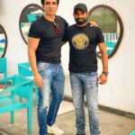 Sonu Sood Instagram - Always a pleasure meeting my bro @mdshami.11 such a pure soul. Keep Ruling my brother. @lovenlatte @abyrao @ajaydhama7 Love&latte Versova