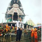 Sonu Sood Instagram - Blessings for everyone straight from Jaganath temple In Puri. Have a super blessed day 🙏 #jaganathpuri