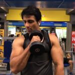 Sonu Sood Instagram - My Saturday BINGE 🤗 #fitnessmotivation #fitnessfreak #shreddedunion #fitness #sonusoodfitworld #staystrong #stayfit @yogeshfitness @thefitclubtfc @ritukabhi