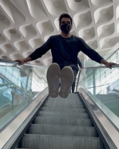 Sonu Sood Instagram - Only if I could Fly 🤍 
Ps: kindly don’t try🙏 @yusuf1000dx