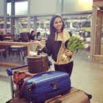 Srinidhi Ramesh Shetty Instagram – Here I am.. 🙋 After 12 long hours of flight journey.. (kindly ignore the exhausted and sleep deprived face 😜)
So happy and excited to be back in Poland.. 💃
the place that changed my life 💝

Oh my goodness.. this city, the weather, the streets, the people missed all of it so much.. 😘
Last time when i was here it was freezing.. it was Winter.. ⛄ n now i get to see how this city looks during Spring 🍃🍁 🍂
Indeed very beautiful and very cold still 😋😂 😛 
Thanks Dawid for being there and for such beautiful flowers 😘

Lot of things to do, many more updates to come 🙋
#staytuned #excited #lotsoflove #MissSupranational2016 #SrinidhiShetty #Poland #Warsaw #MissSupranationalDuties #workmode #lovingitalready 👯 Warsaw Chopin Airport