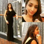 Srinidhi Ramesh Shetty Instagram – Dubai scenes🙈💖 Outfit by @rozinavishram 
Accessories by @aquamarine_jewellery
Stylist @surabhi_stylefiles 😘

#workmode #dubaidiscop #day3 #dubai #lovingithere #inblack 💫

#MissSupranational #MissSupranational2016 #SrinidhiShetty #GlobalBeautiesGrandSlam #MissosologyBig5 #Malopolskaregion #KrynicaZdroj #HotelKrynica #india 💖 Burj Khalifa/Dubai Mall