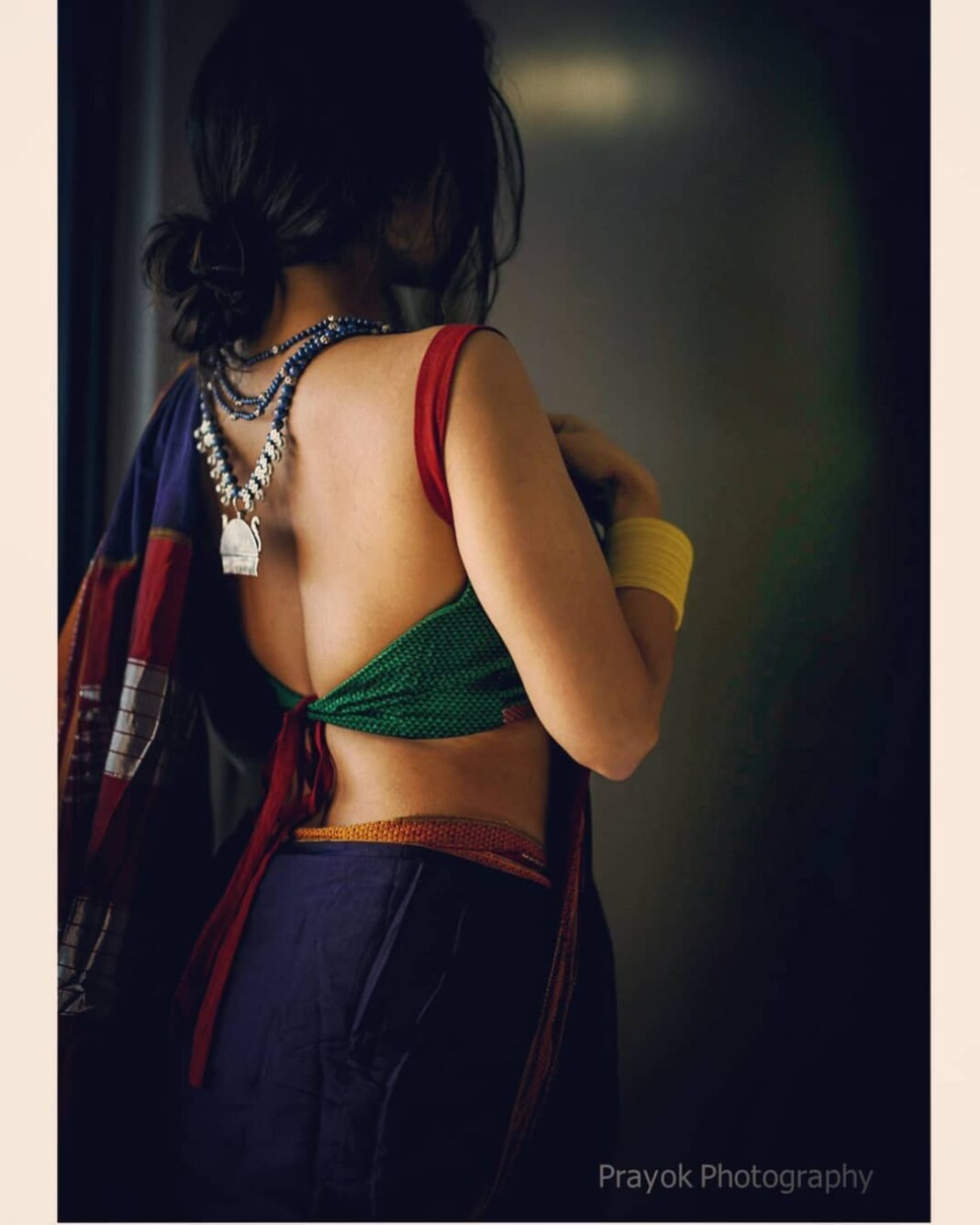 Sruthi Hariharan Instagram - #ILKAL SERIES 5
.
.
The one thing I love about Ilkal and similar handloom fabrics, is that there are a trillion ways one can wear it and style it! With vibrant colours, textures and materials, handlooms have something so beautiful about them - it is hard to ignore. Contact @mahitha_prasad
for some fun ways to wear your ilkal ๐
#dressitupwithilkal
.
.
Photography by @prayok_photography with tips from @ganeshdevarajan ๐
Styled and designed by @mahitha_prasad with expert advice from my style guru @bapatshweta
Gorgeous neck piece from @sangeetaboochra
#sustainablefashion #ilkalfashion #loveforhandloom #handloomrevival #photoseries #spinalarticulation #yearight #lookwhoseback #lovethatneckpiece Sruthi Hariharan Instagram - #ILKAL SERIES 5 . . The one thing I love about Ilkal and similar handloom fabrics, is that there are a trillion ways one can wear it and style it! With vibrant colours, textures and materials, handlooms have something so beautiful about them - it is hard to ignore. Contact @mahitha_prasad for some fun ways to wear your ilkal ๐ #dressitupwithilkal . . Photography by @prayok_photography with tips from @ganeshdevarajan ๐ Styled and designed by @mahitha_prasad with expert advice from my style guru @bapatshweta Gorgeous neck piece from @sangeetaboochra #sustainablefashion #ilkalfashion #loveforhandloom #handloomrevival #photoseries #spinalarticulation #yearight #lookwhoseback #lovethatneckpiece