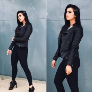 Sruthi Hariharan Instagram - Ill stop wearing black when they start making darker colours 😀
Styled by @bapatshweta
Styling assitant @shashwatichandrashekar
And @snehagajula007 
Make up by @shivugowda2011
Hair by @makeuphairbyvinyasahippla 
Photography by @raaghavphotography