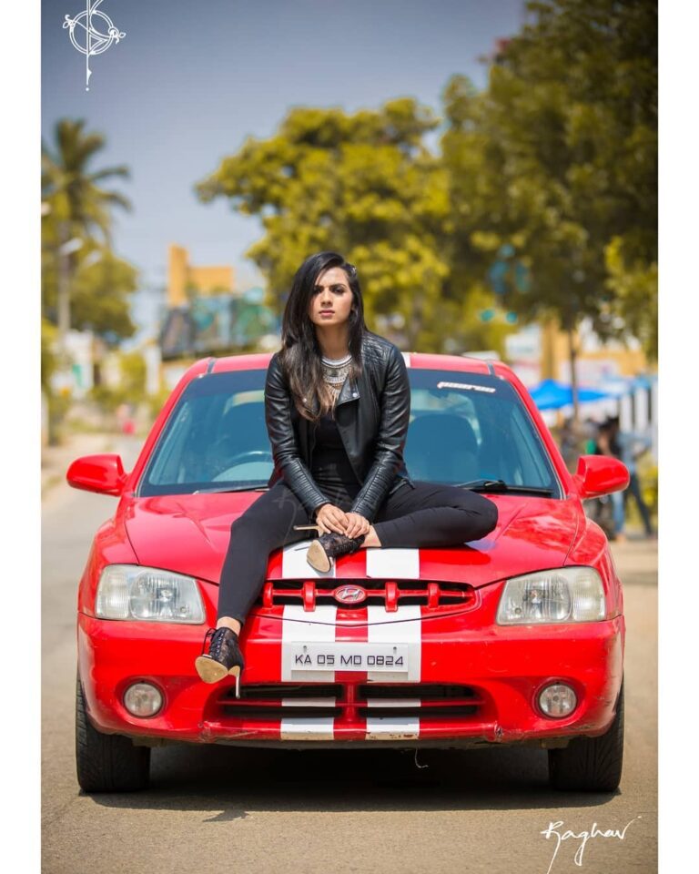 Sruthi Hariharan Instagram - Yea.. thats right . It's red hot 😎 The car . . Styled by @bapatshweta Styling assitant @shashwatichandrashekar Make up by @shivugowda2011 Hair by @makeuphairbyvinyasahippla Photography by @raaghavphotography