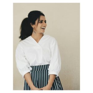 Sruthi Hariharan Instagram - They aren't in chronological order, however they are moments I'll cherish to the time I lose my voice physically and brain mentally. To that time when the opinions in my heart,  can be heard no more ....
Until then; swipe right to see me being all animated and sharing my perspective on what we call "pigeon poop" 😊 
Video to be out soon . 
#TedxPESIT 
Designed by @shashwatichandrashekar
Photographed by @karthikeya_gs and @saptarshi_dg