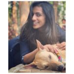 Sruthi Hariharan Instagram - Until one has loved an animal, a part of one's soul remains unawakened ... Time to get us a new family member ...😊 Picture courtesy : The amazing @balajimanohar #papa #thatshername #lookather #peace #stressbuster