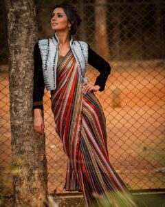 Sruthi Hariharan Instagram - When the game is not played by the rules ... Love this saree from  @the_sewing_company 😍
Accessories by : @shillpapuriidesignerjewellery 
Styled by the superb @bapatshweta 
Styling assistant : @snehagajula007 
Assisted by @shashwatichandrashekar 
MUA: @shivugowda2011 
Hair: Ajay 
Photography by: @mayarthaproductions