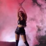 Sunny Leone Instagram – Loved performing this step in my latest song #HelloJi from #raginimmsreturns2 
What’s your fav step?

@altbalaji @ektaravikapoor #altbalajioriginal #bts #sunnyleone Sunny Leone