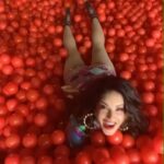 Sunny Leone Instagram – Such an amazing thing about to drop !!!!! Huge !!!!! 😍😍😍 Sunny Leone