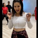 Sunny Leone Instagram – Messing around on sets 😂
*sound on*

#SunnyLeone #macarena🎙 Sunny Leone