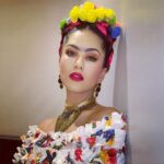 Sunny Leone Instagram – Buenas Noches amigos! Me llamo Frida!!