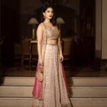 Sunny Leone Instagram - Diwali!! Lips: #Rooberry by @starstruckbysl Outfit: @bhumikagrover Accessories: @curiocottagejewelry Bag: @bhumikagrover Styled by @hitendrakapopara Styling Asst @shiks_gupta25 & @sameerkatariya92 HMU @devinanarangbeauty @jeetihairtstylist Shot by @sjframes