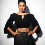 Sunny Leone Instagram – Hey you!! Outfit: @kreshabajajofficial
Accessories: @aquamarine_jewellery
Styled by @hitendrakapopara
Styling Asst @shiks_gupta25 & @sameerkatariya92
HMU @devinanarangbeauty @jeetihairtstylist
Shot by @sjframes