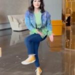 Sunny Leone Instagram - I’m just crazy bout cricket! Here’s showing my love for cricket the Fanta way! Wanna show your craze too? Take the @FantaIndia hookstep challenge and #RangJa in the vivid colours of ICC Men's T20 WC Celebration Song. Here's what you need to do: - Search for Rang Ja Fanta x ICC song in the Instagram Audio Library - Record a video doing the hookstep of the #RangJa song but add your own flair to the dance steps. - Upload the reel with the hashtag #RangJa & #RangJaHookstepChallenge and tag @fantaindia. Make sure your profile is public so that we can check out your dance moves! This is your chance to win big prizes and get a chance to be featured on the Fanta India page. Daily winners will be announced on @FantaIndia's page Winners will be announced on @FantaIndia's page #ColourfulFans #T20WorldCup #Contest #DanceChallenge #ContestAlert #Contestgram #ContestIndia #ContestAlertIndia #HookstepChallenge