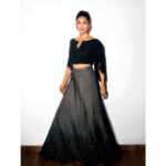 Sunny Leone Instagram - A few pics for ya!! Outfit: @kreshabajajofficial Accessories: @aquamarine_jewellery Styled by @hitendrakapopara Styling Asst @shiks_gupta25 & @sameerkatariya92 HMU @devinanarangbeauty @jeetihairtstylist Shot by @sjframes