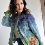 Sunny Leone Instagram – Love this jacket by @huepop.store @ektaj222

Styled by @hitendrakapopara 
Assisted by @sameerkatariya92