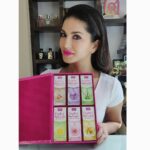 Sunny Leone Instagram - I’ve been using the Feather Touch Hair Removal Cream for a few years now, but when I received the new generation Feather Touch products in an all-new recyclable box, I was more than excited 😍 Can you believe it? The same all-natural goodness is now available in a new sustainable pack. I’m proud to be associated with #VIJOHN @vijohnfeathertouch #SunnyLeone #VIJOHNFeatherTouch #HairRemoval #VIJOHNWomen #NaturalFragrance #VIJOHNGroup Sunny Leone