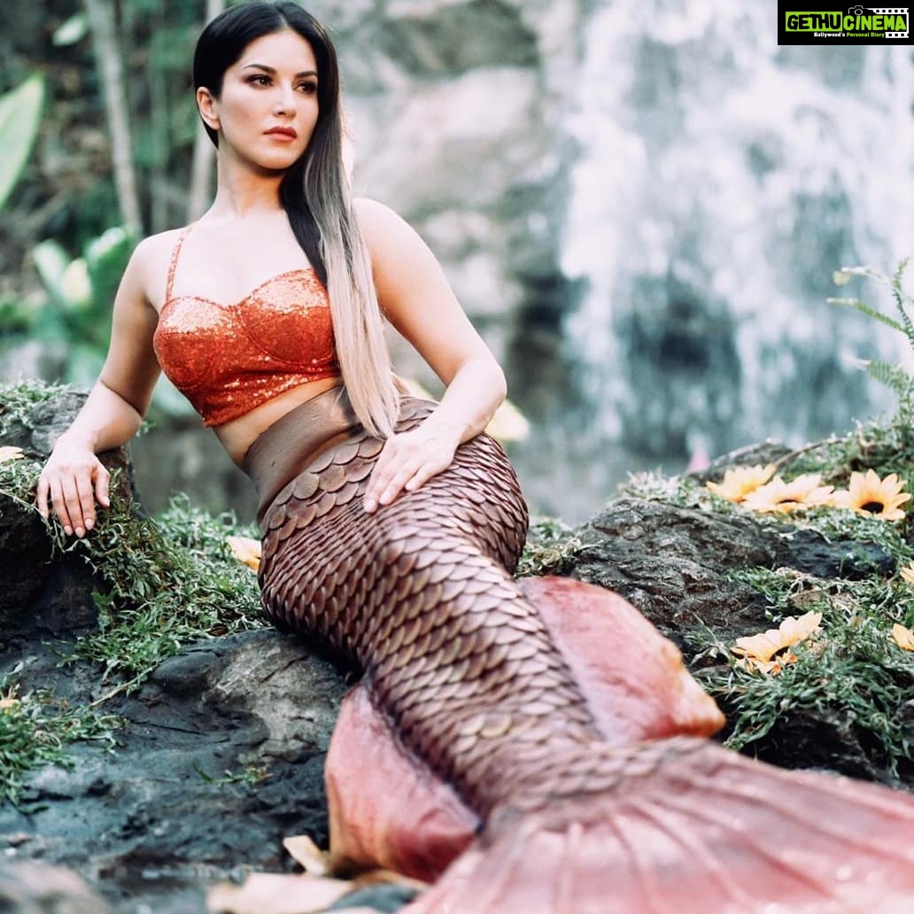 Sunny Leone Instagram - Love being a mermaid!! Mumbai, Maharashtra