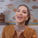 Sunny Leone Instagram – Caught the Habibi fever yet?
Show me your #CrazyHabibiVsDecentMunda dance moves now!! 💃
.
.
.
.
. 
#DineshVijan @maddockfilms @tseries.official #BhushanKumar @rohitjugraj @diljitdosanjh @kritisanon @fukravarun @gururandhawa @bennydayalofficial @soulfulsachin @jigarsaraiya @bakemycakefilms @sharadakarki