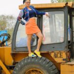 Sunny Leone Instagram - Career change!? LOL 😂 . . . Jacket: @narendrakumardesign Skirt: @koovsfashion Accessories: @goldqueen_in Sunglasses: @iarrasunglasses Shoes: @feet_me_up Styled by @hitendrakapopara Styling Asst @shiks_gupta25 & @sameerkatariya92 HMU @tomasmoucka @jeetihairtstylist #sunnyleone