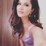 Sunny Leone Instagram - You know!! Just felt like doing this! Hehe
