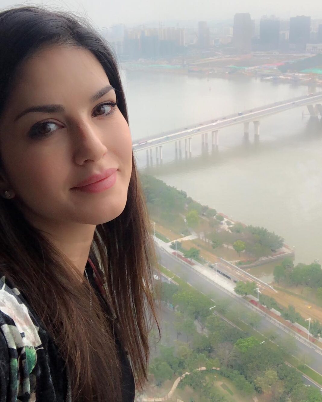 Sunny Leone Instagram - In China and such a nice view!
