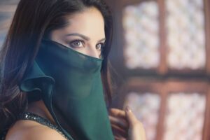Sunny Leone Instagram - A lovely accident is gonna happen!! Everything will be revealed tonight at 8pm! 😏 Stay tuned. @dirrty99 @taposh.official @zeemusiccompany @ipritamofficial #SunnyLeone #ComingSoon #LovelyAccident #SuncityMedia