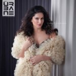 Sunny Leone Instagram – ⭐
.
.
@justurbane 
Publisher: @theabhikulkarni 
Photography: @sameerbelvalkar 
Art Direction: @jatinjoshii 
Fashion Direction : @chandrakala.sanap
Words: @sudhakar14 
Styling:  @hitendrakapopara @nakhrevakhre 
Makeup: @tomasmoucka 
Hair: @jeetihairtstylist
Ensemble: @rockystarofficial ———————————————————#justurbane #sunnyleone #covergirl #covershoot #fashion  #nakhrevakhre