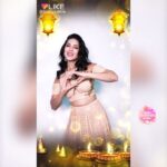 Sunny Leone Instagram - Are you all having a fun Diwali ? Make it more fun with these amazing @like_app_official stickers! #HappyDiwali #LIKEIndia #LIKE20Million #Diwali #Diwali2018 #Diwaligifts #DiwaliStyle