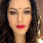 Sunny Leone Instagram – Thank you so so much Bangalore Police! You are so amazing and hardworking! And @yusuf_911 and my team for your hard work! The people here…you showed me tonight there is more good then evil! Love you all! @blrcitypolice Bangalore, India