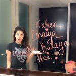 Sunny Leone Instagram – Cancelling my today’s shoot…Kaleen Bhaiya ne bulaya hai!

#KaleenBhaiya