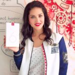 Sunny Leone Instagram – Hey guys!! OnePlus India is giving away 6 OnePlus 6 phones to my fans this week! If you want to be the lucky one, just follow @oneplus_india Instagram page and win this beautiful OnePlus 6 Phone 😎
All the best guys…Muwwwaaahhh 😘