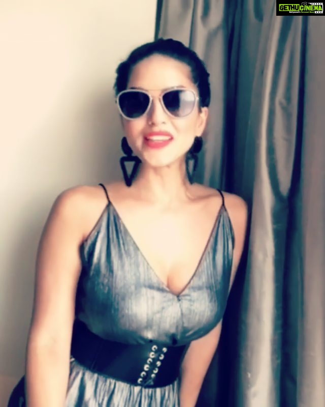 Sunny Leone Instagram - #CONTESTALERT Want to meet me on 18th September? Lets set the ball rolling for the #SunnyAtTussauds challenge. Take part in the challenge and lucky winner's get to meet me on the day of the unveiling at #TussaudsDelhi. Just follow these simple steps : - Follow @madametussaudsdelhi - Upload an image or video of you wearing a hat or sunglasses for the #SunnyAtTussauds challenge - Use #SunnyAtTussauds and tag @madametussaudsdelhi in your entries . . . #SunnyLeone #MadameTussauds #MadameTussaudsLondon #TussaudsDelhi #StarringYou #FamousFun #InstaFun#InstaFamous #Instalike #DelhiGram#Instalove #SoDelhi #LbbDelhi #DelhiDiaries #sunny #sunnyleone #Contest #ContestAlert #anouncement
