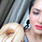 Sunny Leone Instagram – I know it’s so wrong!! But I just couldn’t help myself! I have a problem!! Someone please please help if you have a cure for the “doughnut obsessed” blah!