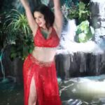 Sunny Leone Instagram - #Madhuban Mein Radhika nachegi sirf 22nd Dec ko ! Get ready for the biggest party anthem this New Years 😍🥰💃🔥 Stay Tuned ⏰ @saregama_official @kanik4kapoor @ganeshacharyaa @toshisabri @shaaribsabri @shivikapratapofficial @arindamsmusic @kushchhabriadop #ReelyFamous #madhuban