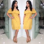Sunny Leone Instagram - Twinning in Yellow for the launch of 3 NEW amazing shades for @starstruckbysl . Dress by @coverstoryfsl @instagladucame jewelry by @mad.glam Styling done by @HitendraKapopara Asst by @komalkawar #SunnyLeone