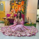 Sunny Leone Instagram – About our Ganpati Celebrations with @dirrty99 @dr.priyanka.bhoir and our kids :) cuties!

Outfit @maayera_jaipur

Earrings @shivamgolddiamonds

Styled by @hitendrakapopara 
Assisted by @sameerkatariya92