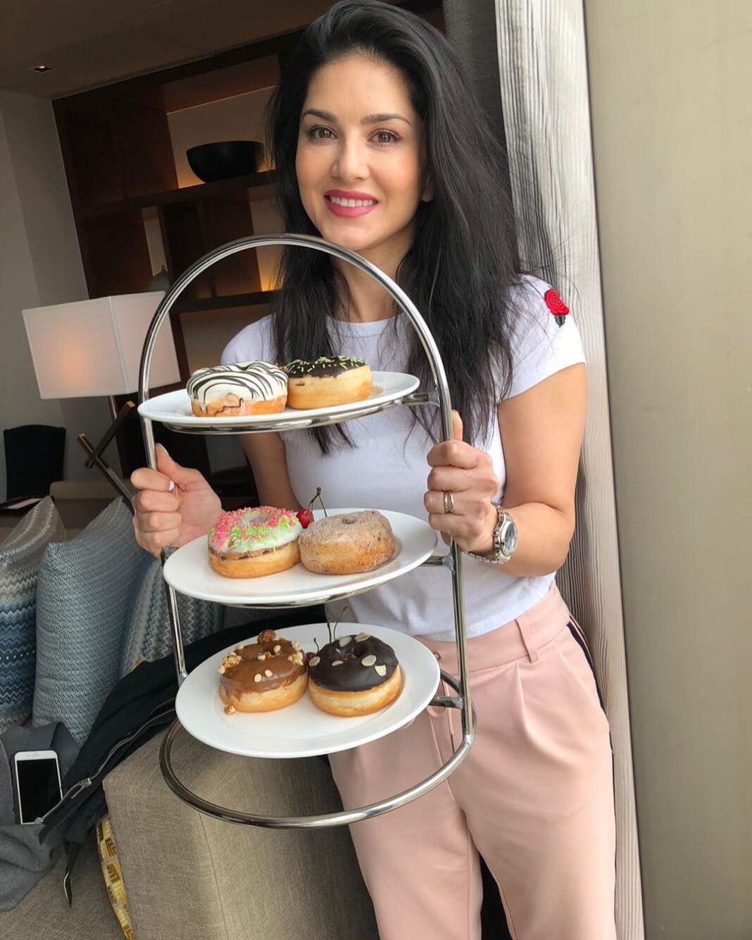 Sunny Leone Instagram - My love for doughnuts is a lot! Xo