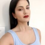 Sunny Leone Instagram - Love this shade!! Starry Night by me ;) @starstruckbysl such an amaze color!! Smarturl.it/StarStruckbySL