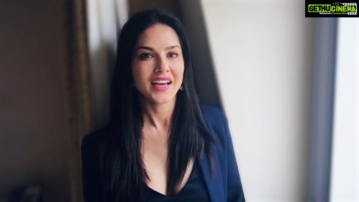 Sunny Leone Instagram - Hey everyone!! Want to play Dragon Tiger with me live, this May 25 on @jeetwinofficial but don't know how to play the game? Check out the full tutorial video on my YouTube channel now! Also, there is a special code in the video for 1,000 free credits to try out the game on Jeetwin! #sunnyonjeetwin #onlinecasino #jeetwin