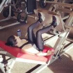 Sunny Leone Instagram – Crazy leg day. Training with @lian_wentzel  so dead!