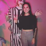 Sunny Leone Instagram - Beetlejuice...beetlejuice...beetlejuice!! Love this pop-up restaurant in Hollywood! #SunnyLeone