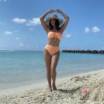Sunny Leone Instagram - Hello Maldives!! . . . . @sunsiyamolhuveli @sunsiyamresorts @zenasiatravel @asyouplan @puremaldives #olhuveli #sunsiyamresorts #sunsiyam #travelwithasyouplan #zenasiatravel Location- Sun Siyam Olhuveli
