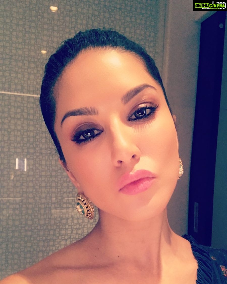 Sunny Leone Instagram Xoxo Gethu Cinema