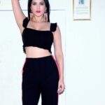 Sunny Leone Instagram – Love this outfit by @fancypantsthestore & @bijouxbypriya Styled by @anjalisinghshekhawat_ hair & makeup by @tomasmoucka &photo by @tomasmoucka