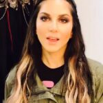 Sunny Leone Instagram – Hey, I am sorry I couldn’t do the chat last time but I am Counting down my first LIVE session where I get to speak to YOU!

Follow me on ringID, 1010 77 77 and keep Friday 25th August, 2017 at 10pm (IST) free. 
You can download ringID and add me here: www.ringid.com/dl