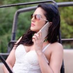 Sunny Leone Instagram - Time for a break!! 😜 Pic credit: @tomasmoucka @Xtouchdevice @MTVSplitsvilla @MTVIndia Jim Corbett National Park - Ramnagar